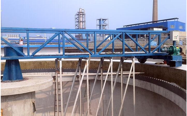 周邊傳動刮泥機